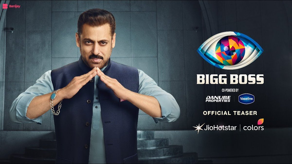 rituchoudhary98's tweet photo. The boss is back to rule again the new season of #BiggBoss begins from 24th August with the interesting theme of politics🕺🕺 and look at him he is looking extremely handsome and fit in the promo🔥👌 @BeingSalmanKhan
@ColorsTV
@HotstarReality 
#SalmanKhan𓃵 #BiggBoss19 #BestHost https://t.co/jidlNZ6SJL