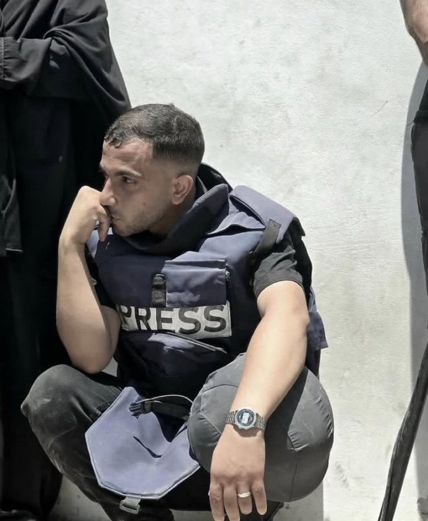 Hasni Abidi (@hasniabidi) on Twitter photo « Je n'ai jamais hésité à dire la vérité telle qu'elle est, sans la falsifier ou la déformer ». Des mots qui raisonnent laissés du journaliste palestinien, <a href="/AnasAlSharif0/">أنس الشريف Anas Al-Sharif</a> tué par l’armée israélienne.
Voici certains extraits traduits de l’arabe.
“Dieu sait que combien j'ai « Je n'ai jamais hésité à dire la vérité telle qu'elle est, sans la falsifier ou la déformer ». Des mots qui raisonnent laissés du journaliste palestinien, <a href="/AnasAlSharif0/">أنس الشريف Anas Al-Sharif</a> tué par l’armée israélienne.
Voici certains extraits traduits de l’arabe.
“Dieu sait que combien j'ai