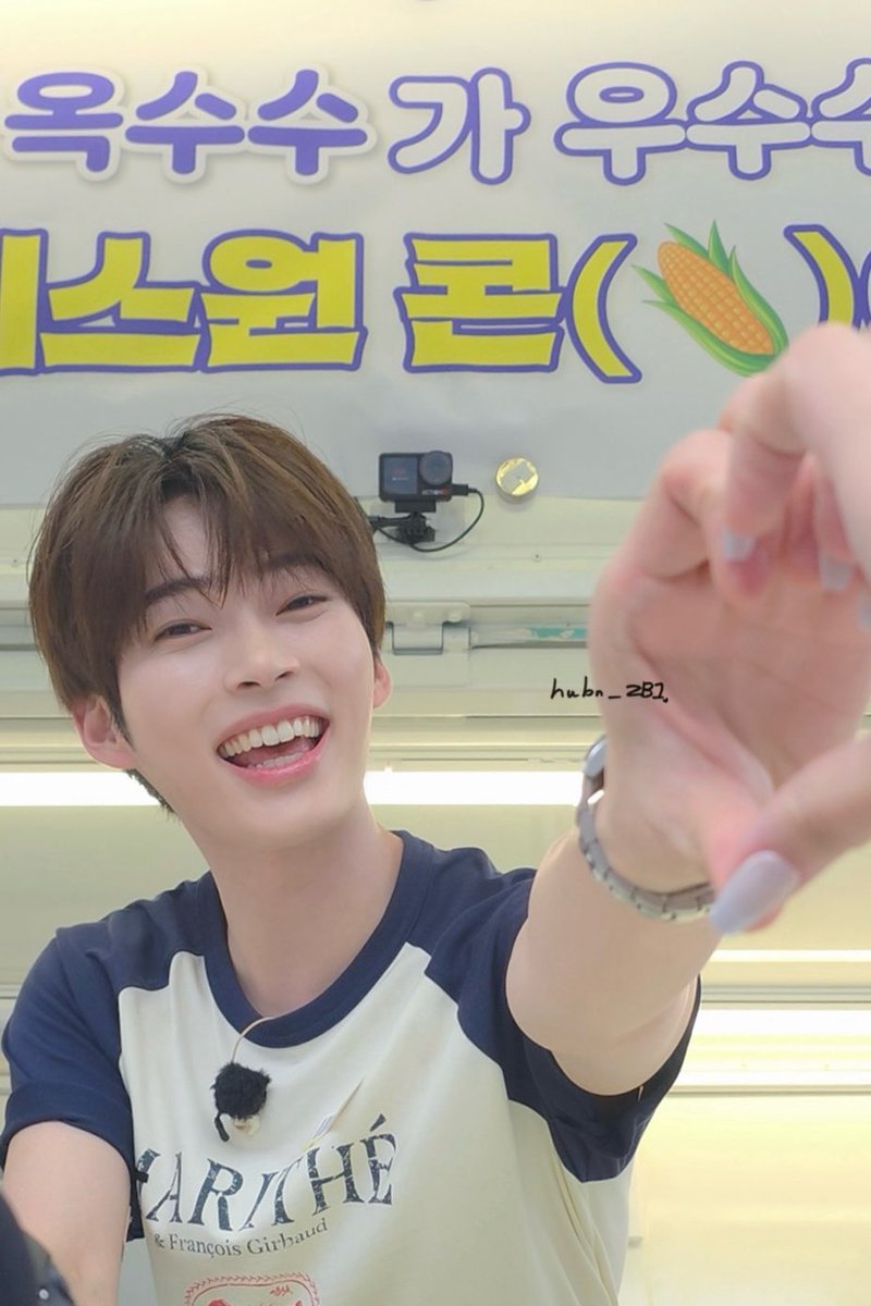 250811  반짝투어🌽

오랜만에 봐서 행복했어🫶🏻

 #성한빈  #SUNGHANBIN #ソンハンビン #ZB1 #제로베이스원 #ZEROBASEONE