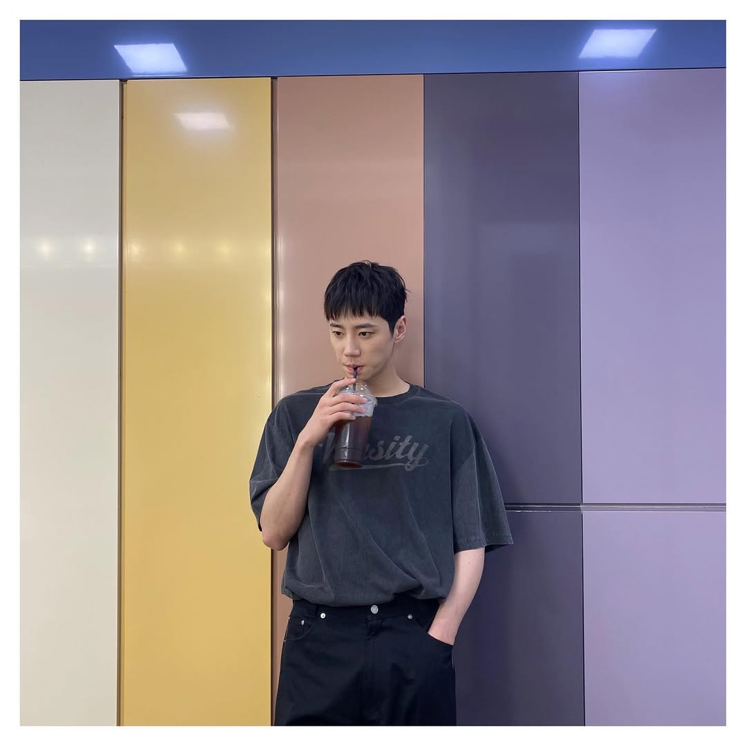 ATM260's tweet photo. 너의밤이되어줄게 재밌었음
특히 이준영 얼굴이 재밌었음 넘 귀엽잘생김 https://t.co/U4k3SfAaUk