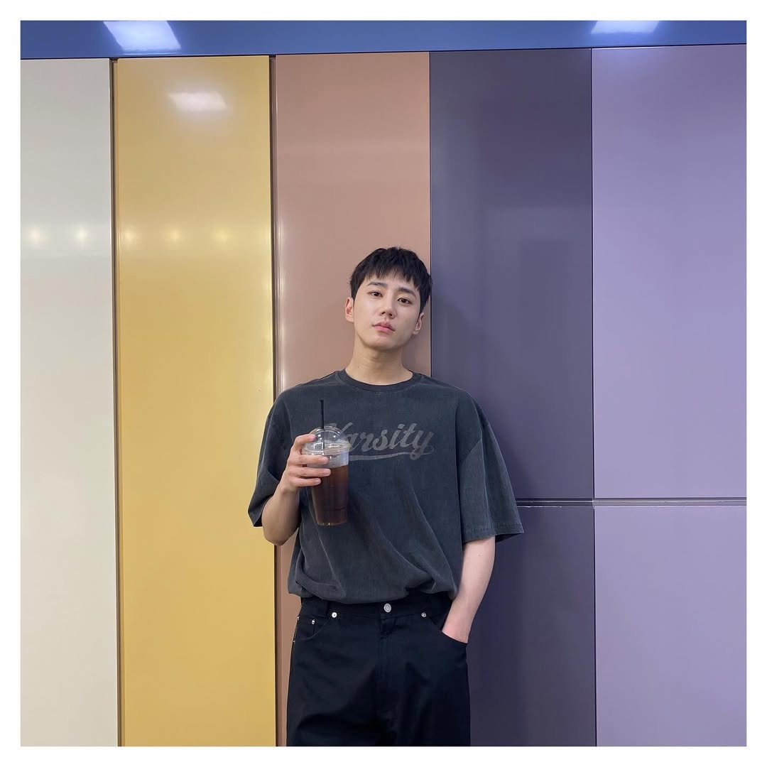 ATM260's tweet photo. 너의밤이되어줄게 재밌었음
특히 이준영 얼굴이 재밌었음 넘 귀엽잘생김 https://t.co/U4k3SfAaUk