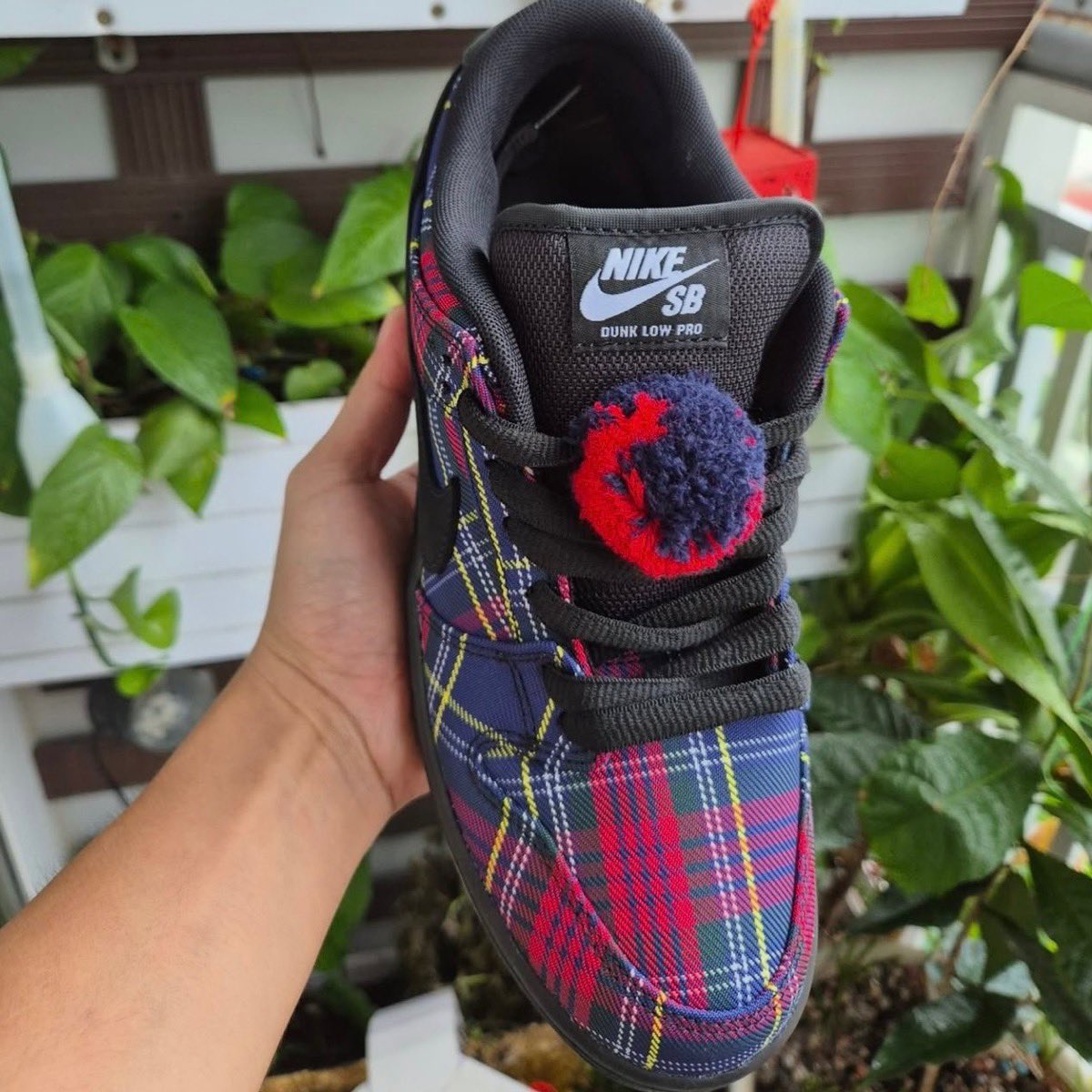 Nardwuar x Nike SB Dunk Low Pro QS が発売予定 ［II1493-600 