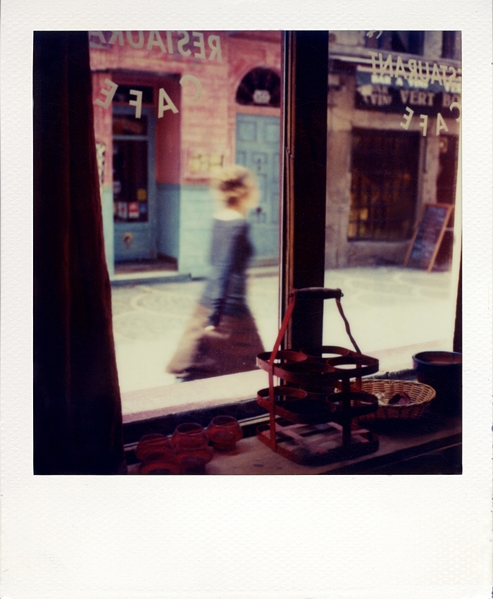artlimitednet's tweet photo. La fille du café by Cyril Auvity https://t.co/OIAsI7nKeQ
#poetry #photographydaily #color #colors #filmphotography #people #master_shots #shootinfilm #instant #filmphotographic #photography #female #visual #analogphotography #film #colorful https://t.co/BdqWZo6j22