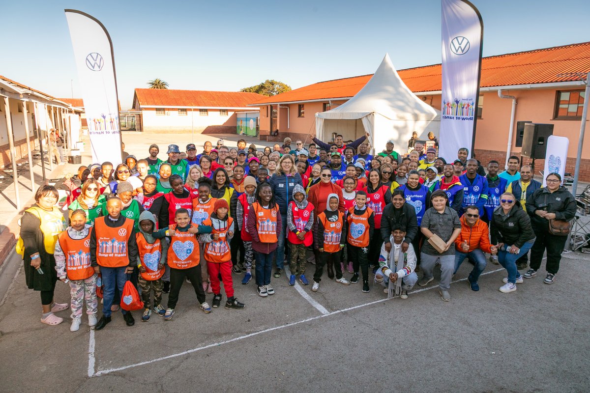 VWGAnews's tweet photo. 150+ VWGA employees & loved ones helped refurbish Swartkops Primary in Gqeberha - from fixing classrooms to packing 3,000+ food parcels and donating books.
Take a look and read the full story: https://t.co/cRaPLFShD8.
#ShowOfHands #VW4Good #VolkswagenGroupAfrica #Volkswagen https://t.co/ViRRzdNSup