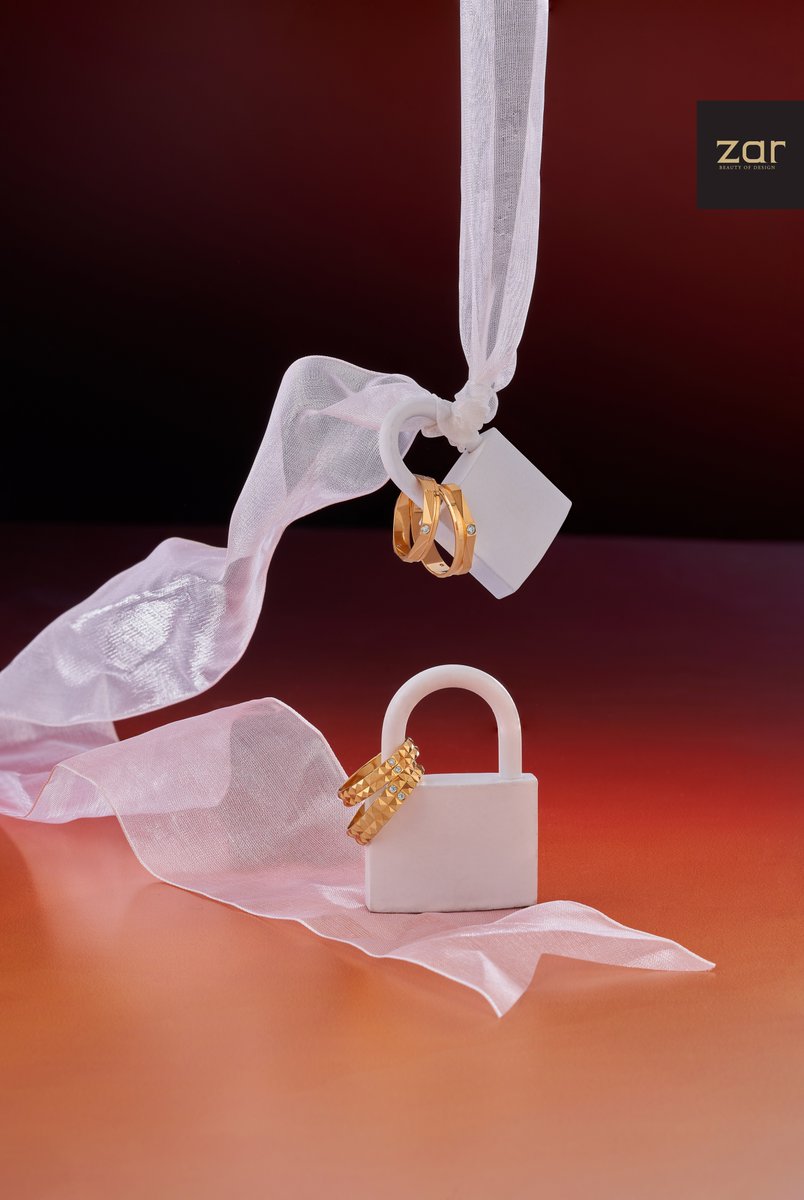 SaaketP's tweet photo. "Golden elegance, captured for Studio 369 ✨💍 #Studio369 #TimelessLuxury #GoldenCharm"#advertising #productshoot #jewellery #specilized #diamondjewellery #adfilmmekar #productvideo #modelshoot #model https://t.co/9kasqM2QsI