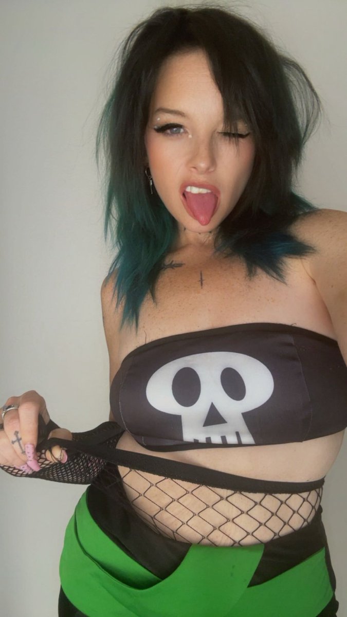 slumpxxbae's tweet photo. “Not here to blend in. Here to eclipse. 🖤”
#SamManson #DannyPhantom #Cosplay #AltStyle #DarkAesthetic #SpookyVibes #CartoonCosplay https://t.co/95FydDT4GU