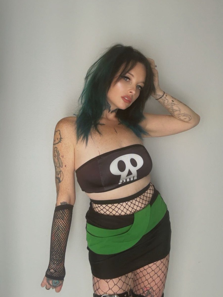 slumpxxbae's tweet photo. “Not here to blend in. Here to eclipse. 🖤”
#SamManson #DannyPhantom #Cosplay #AltStyle #DarkAesthetic #SpookyVibes #CartoonCosplay https://t.co/95FydDT4GU