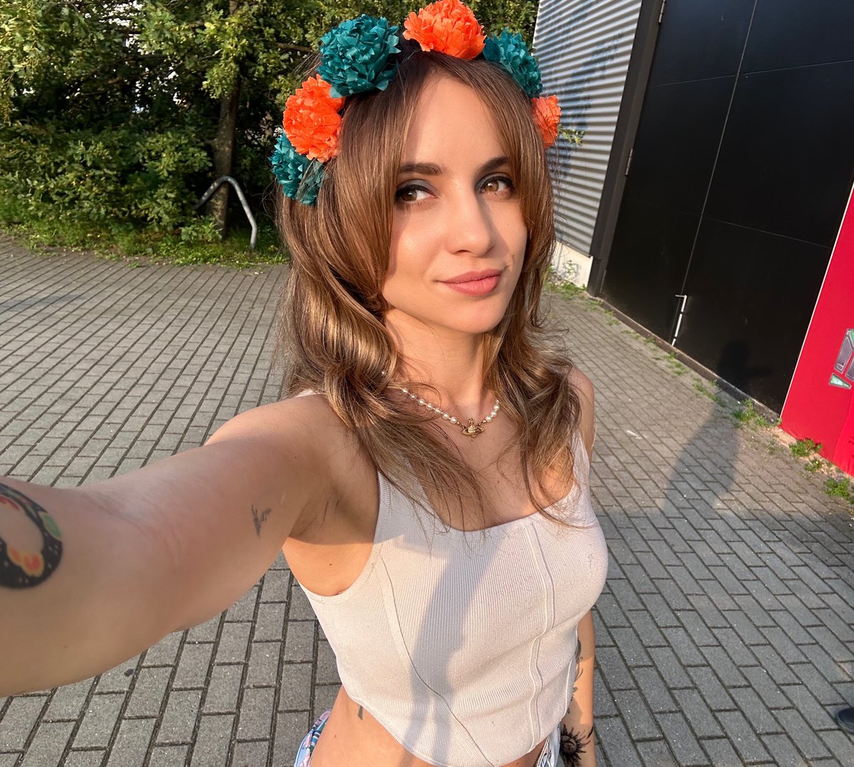 Aujourd’hui c’est off day escalade et Baldur’s Gate all day et on se retrouve en stream avec Zab demain 

Beaucoup à dire après ces deux semaines !

Bonne semaine à toutes et tous 🧡🧡