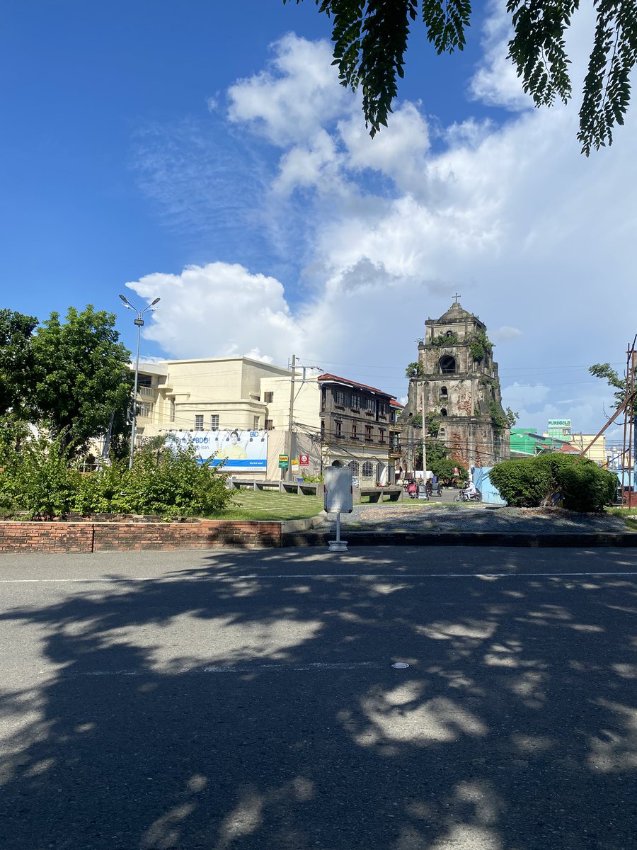 IlocanoXx's tweet photo. Bye for now Laoag.
Mabayag man nga di nak makasublin. https://t.co/Jk01mq6VUv