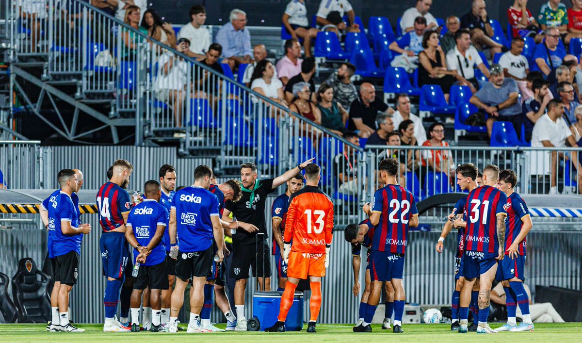 Sergigb6's tweet photo. Pretemporada completada, preparados para afrontar el primer partido de liga en el Alcoraz.
Nos vemos el domingo, en nuestra casa.
Vamos @SDHuesca 🔵🔴 https://t.co/i35KZD9VjM