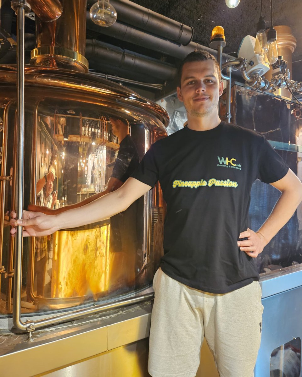 Head Brewer Łukasz Mila from Piwnica Rajców in Gdańsk, Poland, is the proud new owner of a WHC Lab Pineapple Passion t-shirt 🍍

Looking good, Łukasz!