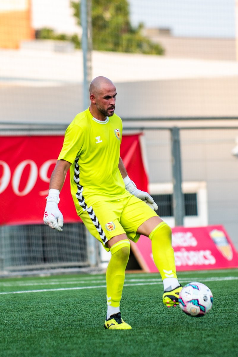 🙌🏻 'Mites del #futbolcat a l'#Històrics25'

❤️ Adrià Aliaga
🛡 <a href="/CELHospitalet/">CE L'Hospitalet</a> 

💪🏻 El porter riberenc encara la novena temporada a l'Hospi... i obre el curs alçant el trofeu de campions de l'Històrics.

👋 Que sigui una gran temporada, <a href="/adriaag/">Adrià Aliaga Gòmez</a>!

#SomHistòrics