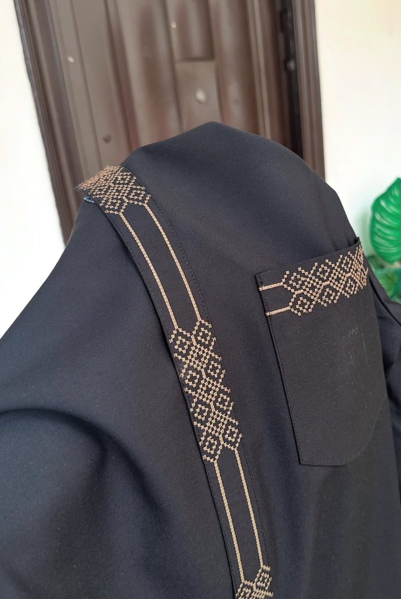 Kicking off the week with style and precision. 💼 🍀 

Ready to elevate your wardrobe with bespoke suits, pants and vibrant native wears 🪡