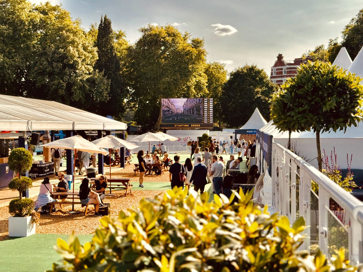 🏇🏼Our mobile LED screens added arena energy and atmosphere by helping capture all angles of live show jumping action at the Longines Global Champions Tour  of London 2025.
 
For more details of our mobile LED screen hire services contact AV Matrix Ltd.

🌐 av-matrix.com/led-screen-hire