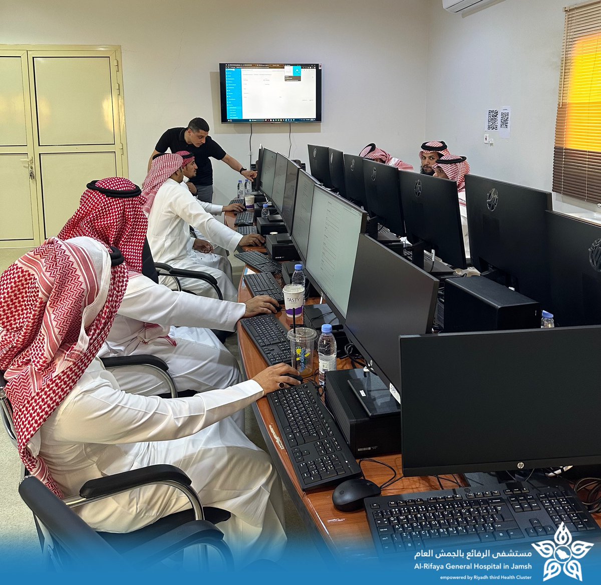 مستشفى الرفايع بالجمش tweet media