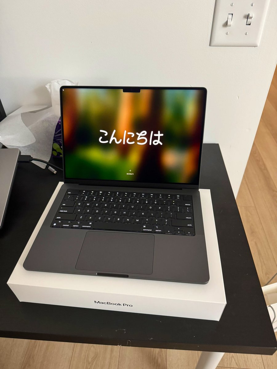 _devJNS's tweet image. I just got my first MacBook, what Linux distro should I install?