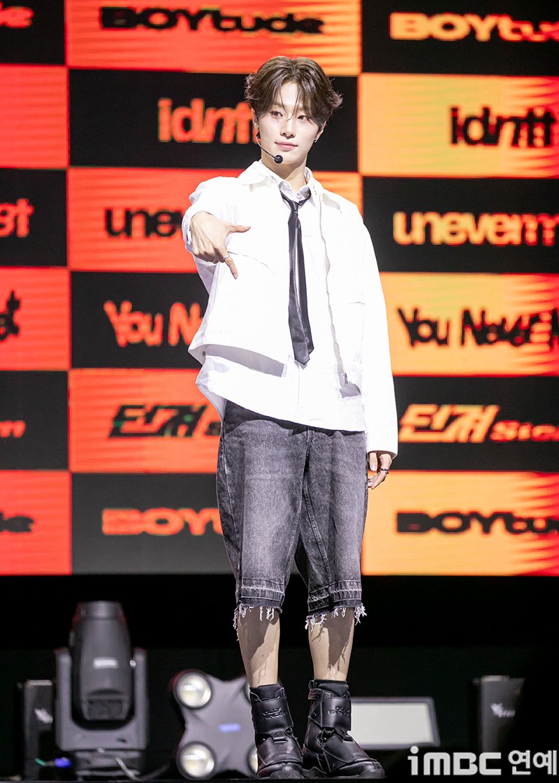 imbcenews's tweet photo. [포토] 아이덴티티 남지운, 훈훈 종결 
#idntt #아이덴티티 #남지운 #NamJiWoon  
#unevermet #미니앨범 #유닛 #앨범발매
#쇼케이스_250811 [iMBC 연예]

아이덴티티(idntt) 남지운이 11일 오후 서울 용산구 블루스퀘어 마스터카드홀에서 열린 아이덴티티 첫 유닛 미니앨범 ‘unevermet’ 발매 기념 쇼케이스에 참석해 포즈를 취하고 있다.

⬇️고화질 Click Plz⬇️
https://t.co/1D8GaRsSjC