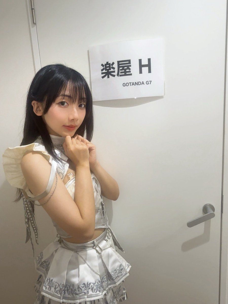 無事に終わりました🤍
短い時間ですが、ライブ楽しんでくれると嬉しいです！