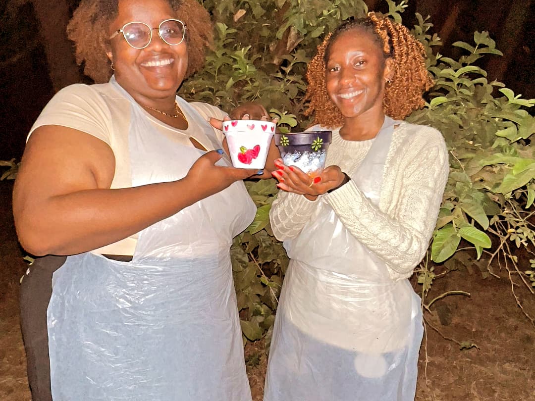 chipocards's tweet image. Moments like these... Thank you Rukudzo and Tina for trusting our process and brand.

#sipandpaint #harareevents #mentalhealthandwellbeing #handmade