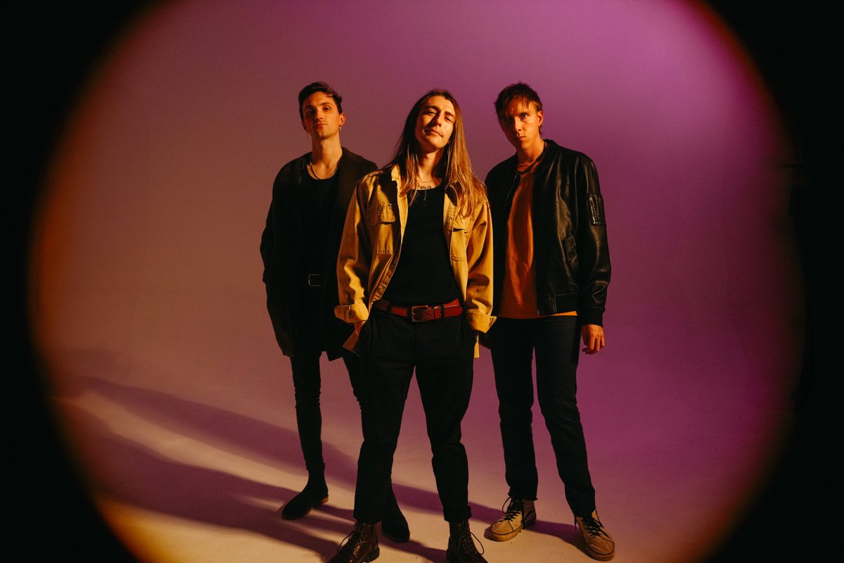 .<a href="/ArrowsinAction/">Arrows in Action</a> have released a lyric video for their new single 'Corner of Your Mind' bringthenoiseuk.com/202508/news/vi…