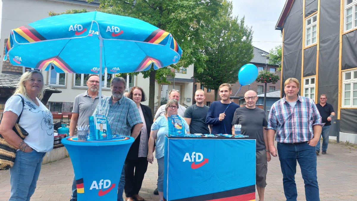 afdmindenluebbe's tweet photo. Unser erster Wahlkampfsamstag war ein voller Erfolg. Wir waren mit Infoständen in Minden, Bad Oeynhausen, Lübbecke, Rahden, Hüllhorst und Preußisch Oldendorf vertreten.

Vielen Dank für viele tolle Gespräche und den enormen Zuspruch!

Am 14.09.2025 mit allen Stimmen AfD wählen! https://t.co/zrAfS2VLct