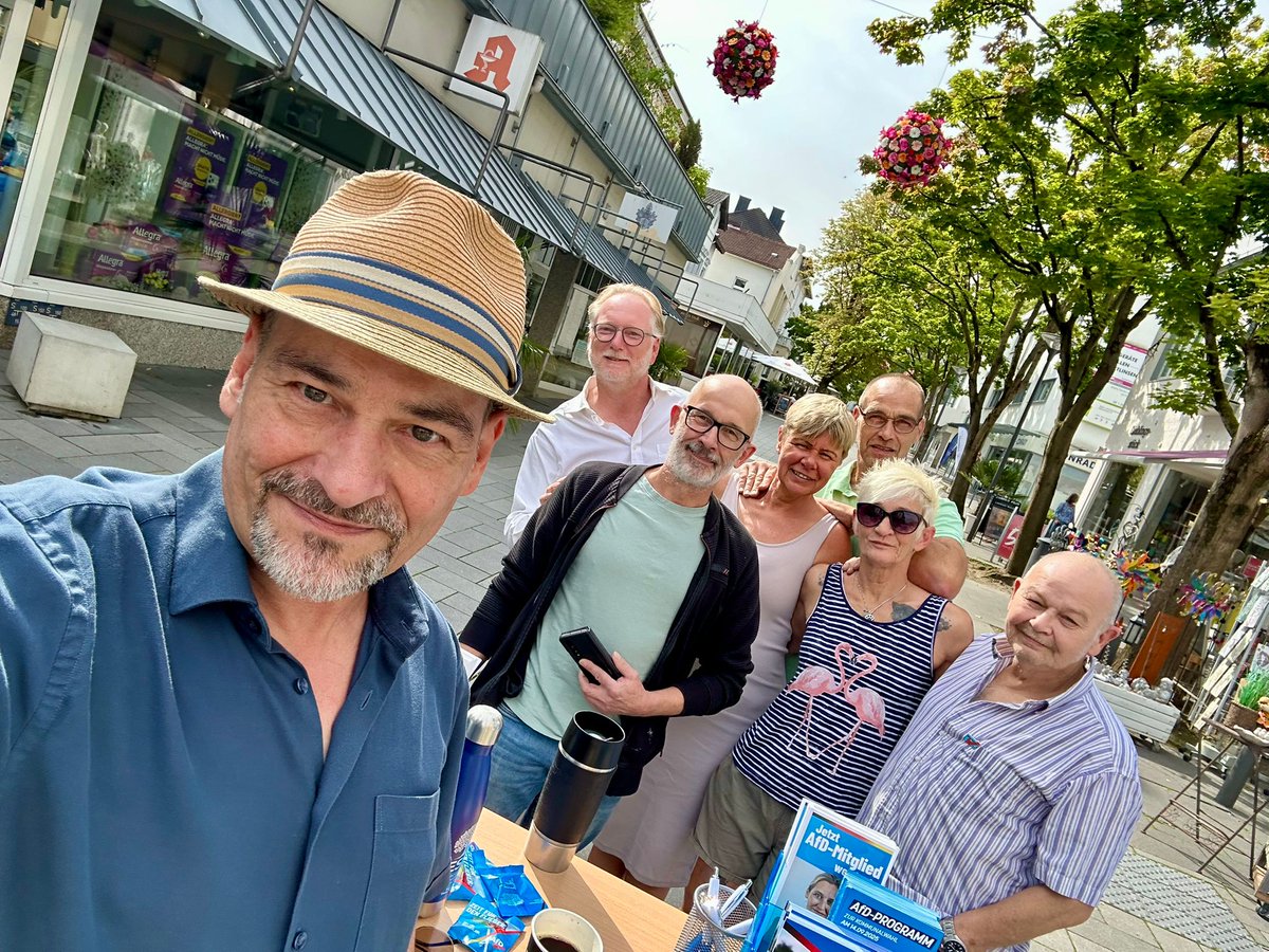 afdmindenluebbe's tweet photo. Unser erster Wahlkampfsamstag war ein voller Erfolg. Wir waren mit Infoständen in Minden, Bad Oeynhausen, Lübbecke, Rahden, Hüllhorst und Preußisch Oldendorf vertreten.

Vielen Dank für viele tolle Gespräche und den enormen Zuspruch!

Am 14.09.2025 mit allen Stimmen AfD wählen! https://t.co/zrAfS2VLct