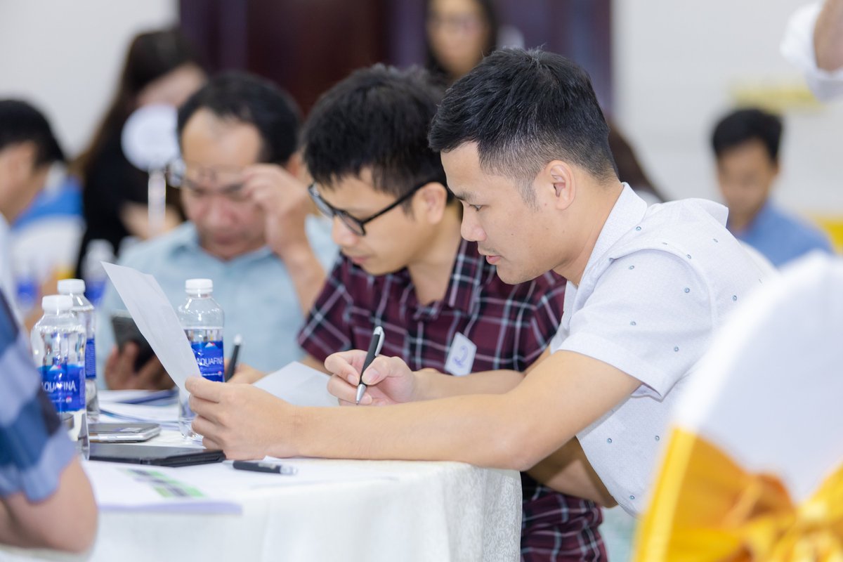AIPFoundation's tweet image. 🚸Improving school zone safety in Vietnam: National training empowers local authorities to safeguard students on their way to school.
↪️Read more here:aip-foundation.org/improving-scho…
#RethinkMobility #StreetsForLife #CommitToLife