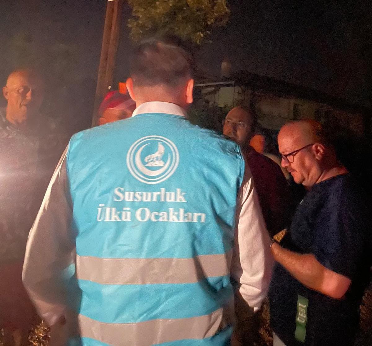 📍BALIKESİR

Ülkü Ocakları Balıkesir İl Başkanlığı Anadolu Doğal Afet Arama Kurtarma ve İlk Yardım Derneği (ANDAK) tarafından Sındırgı merkezli gerçekleşen 6,1 büyüklüğündeki deprem sonrasında devletimizin ilgili birimleriyle koordineli bir şekilde arama kurtarma ve yardım