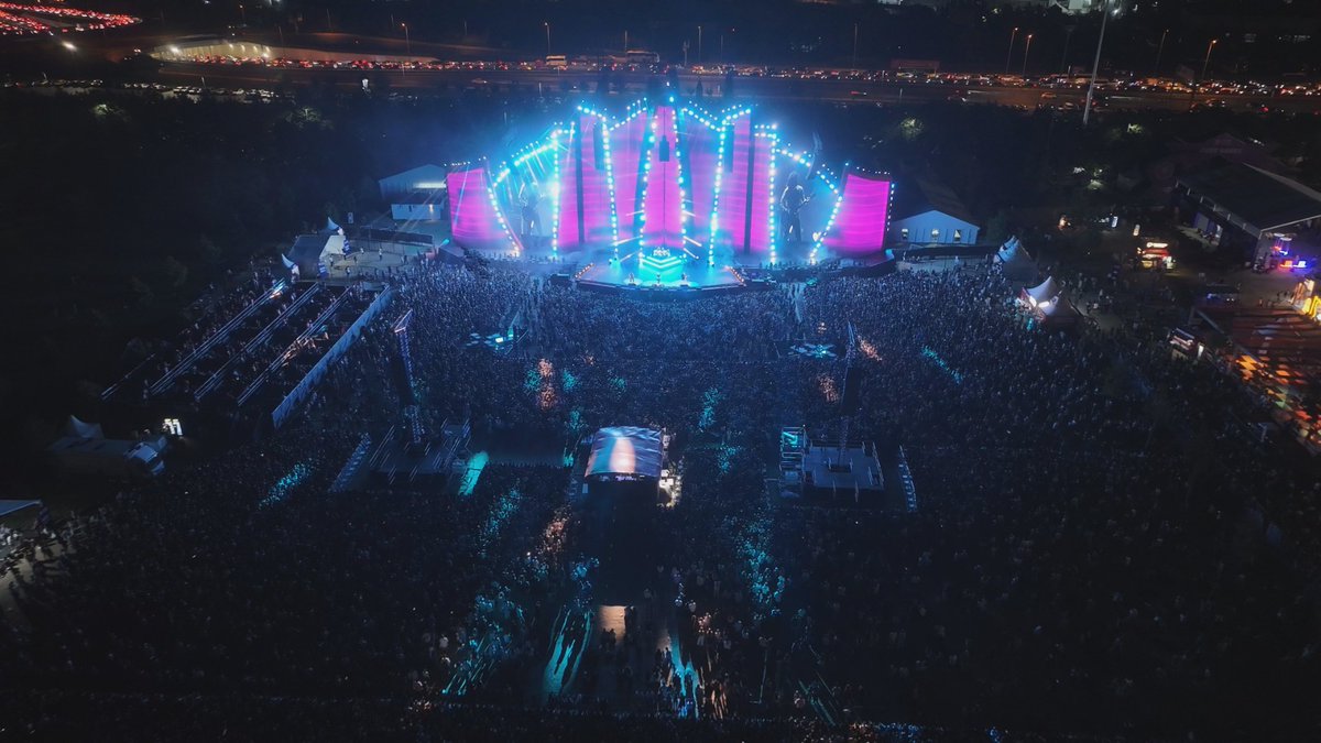 istanbul festivali ve mor ve ötesi coşkusu 💜
#istanbulfestivali #morveötesi