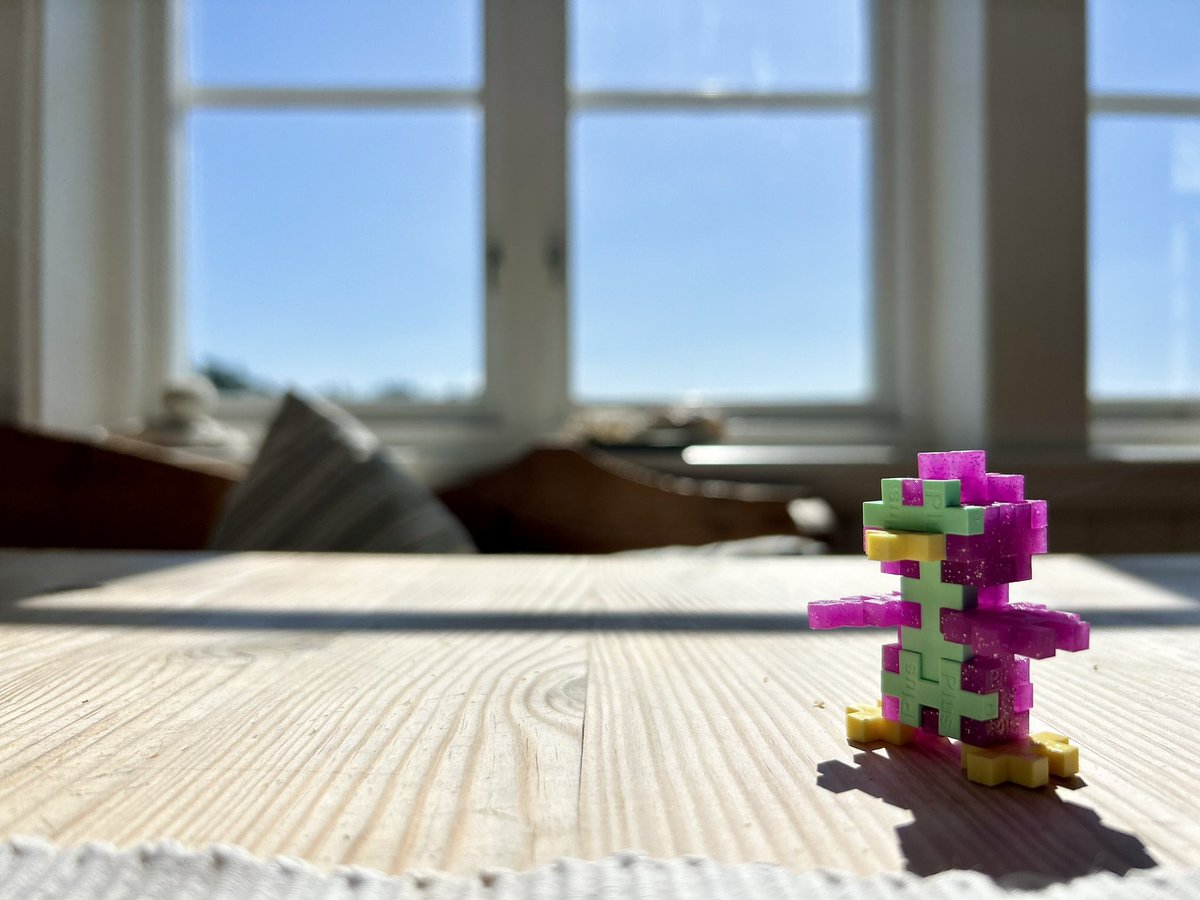 ok I’ve officially been on ct for too long cause my 4yr old built this with her blocks and I was like “lmao you made maru”