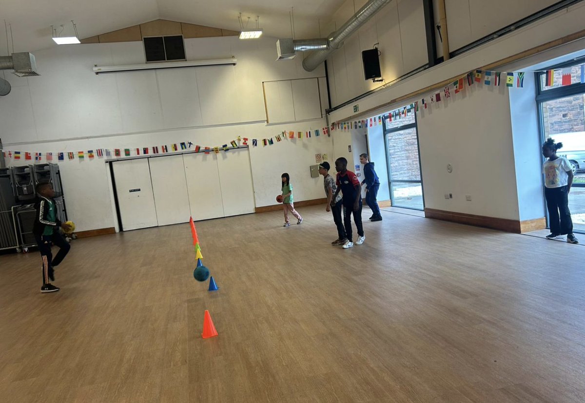 We had a brilliant day on Friday with not one, but two fantastic sessions at @thewhiteinchcentre. First off was a cracking community event in the centre with our group getting involved in the Whitiench Fun Day. Young people had a ball and made the most of all the activities.