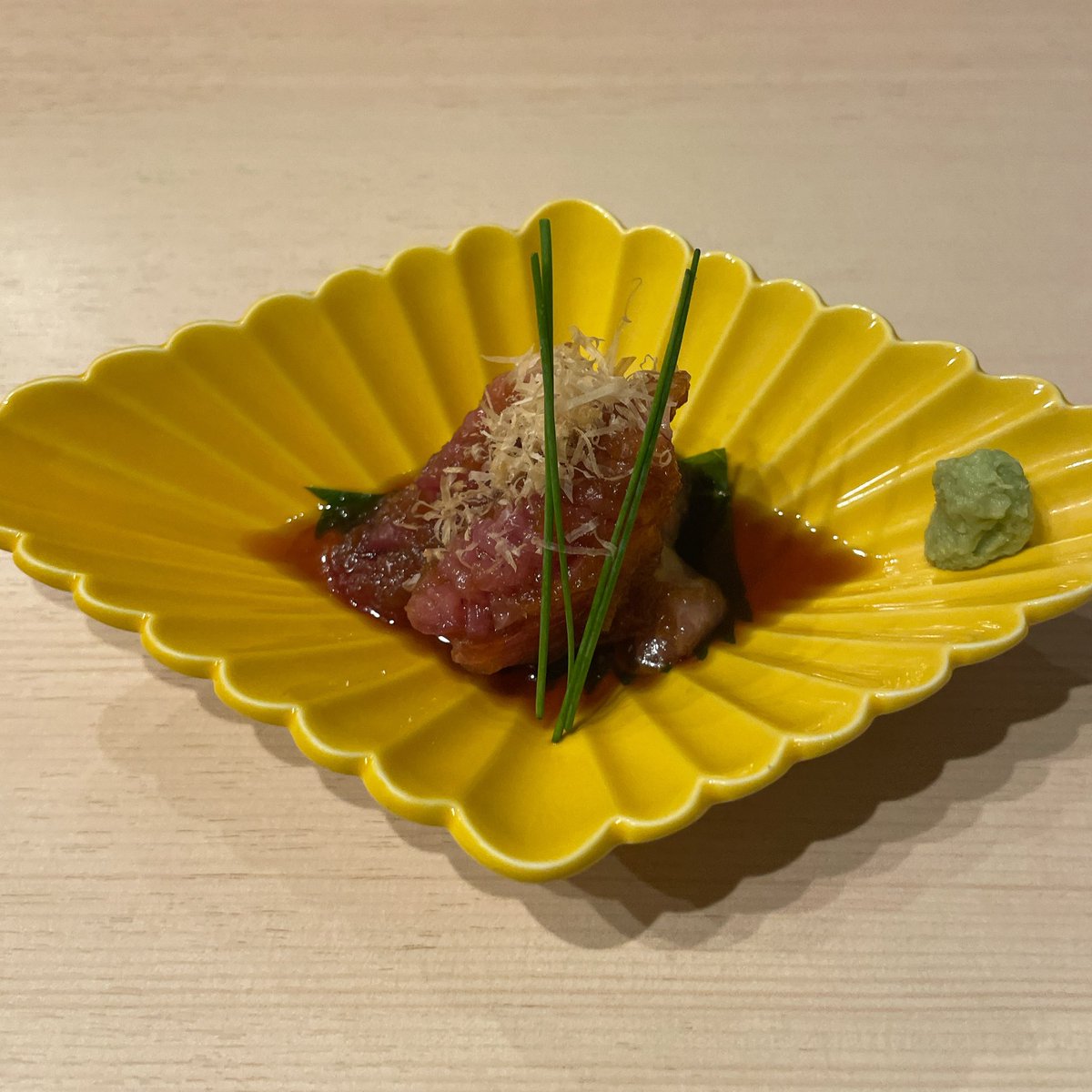 j17358888's tweet photo. ドルサラさんとお鮨に連れて行ってもらいました！
写真を撮るのが下手すぎるけどどれも美味しかった🍻
サラリーマンができる稼���方など色��教えてもらったので早くサラリーマン抜け出します✌️
いつも食事等連れて行っていただいてるのでこの恩は成功して返します😊
ごちそうさまでした🙇@dorusara_2 https://t.co/coNipjFU52