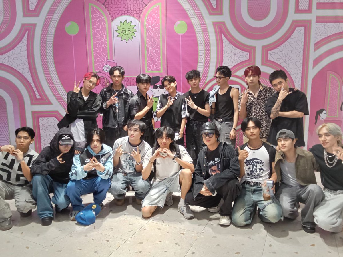 LAUYALSofc's tweet photo. [PHOTO SERIES - 08102025]
𝗩𝗮𝗹𝗼𝗿𝗮𝗻𝘁 𝗣𝗣𝗼𝗽 𝗦𝗵𝗼𝘄𝗺𝗮𝘁𝗰𝗵! 🏆

Rising PPop Group [ASTER, Project WAN &amp; GenZix] in the 𝗡𝗼𝗿𝘁𝗵𝗲𝗿𝗻 𝗣𝗹𝗮𝘆𝗰𝗼𝗻
at 𝗧𝗵𝗲 𝗕𝗹𝗼𝗰𝗸 𝗔𝘁𝗿𝗶𝘂𝗺, SM North Edsa.

#ASTER_LAURENCE #ASTER
#NorthernPlaycon
#PROJECTWAN #GENZIX https://t.co/chLzzcuhWS