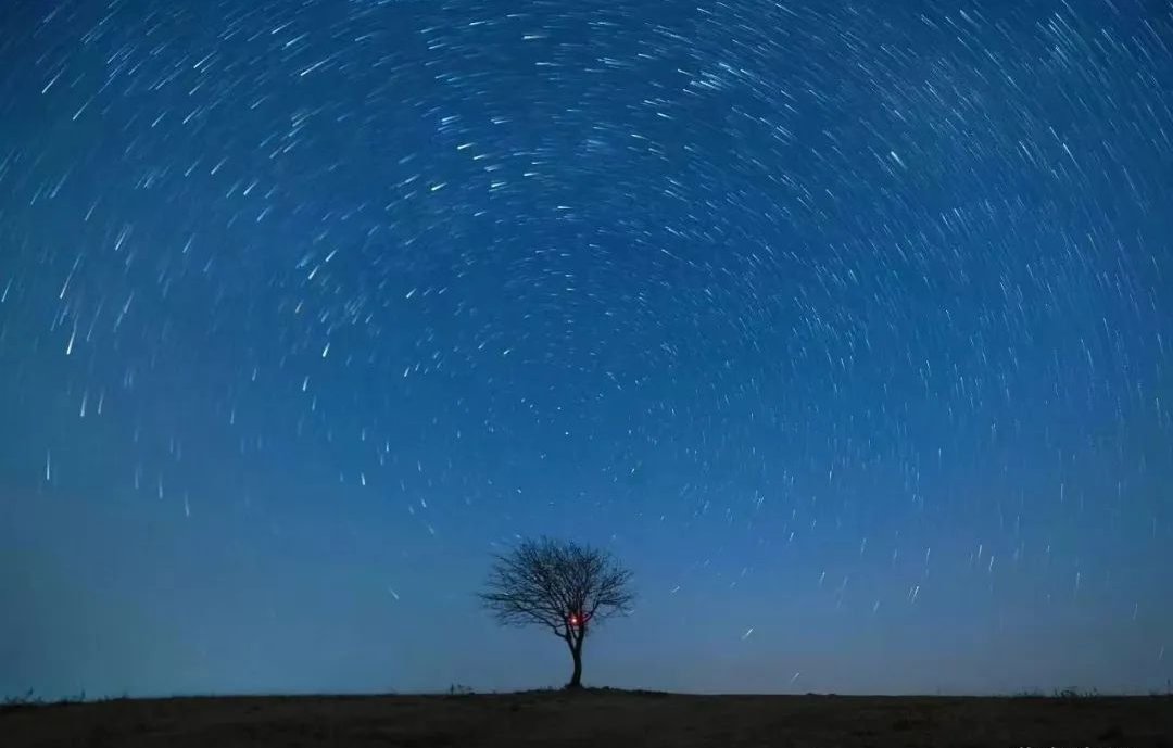 CrayfishC1130's tweet photo. 💫 The Perseids are about to blaze across the night sky! 💫
It's the Milky Way's soft sigh… a cosmic love letter penned through time. 🌌✨
Gather with us under the stars at #Xuyi Tianquan Lake!
#StarryNightMagic #TianquanLake #Stargazing #ChinaTravel #NatureWonder https://t.co/g8occzNvhb