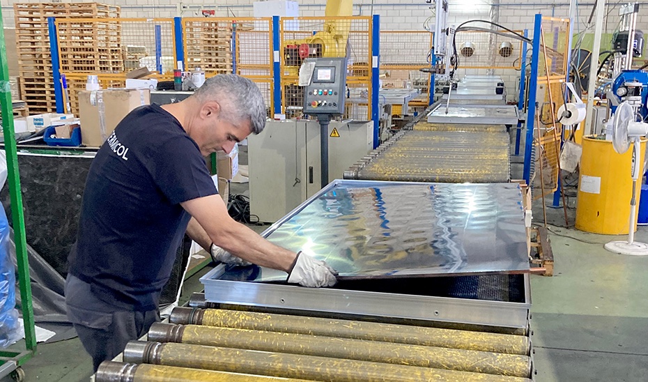 🌱 Andalucía invierte 18 M€ en 239 proyectos de renovables térmicas que generarán 44 GWh/año de energía limpia.
💡 Geotermia, biomasa, aerotermia en sectores clave como agricultura, industria y universidades.
#Renovables #Andalucía #Sostenibilidad