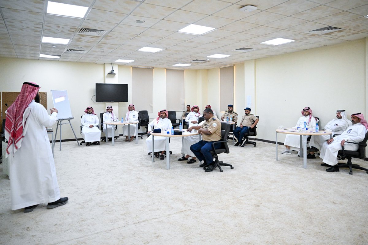 nbu_vr's tweet photo. أقامت وكالة #جامعة_الحدود_الشمالية ممثلة بالإدارة العامة للموارد البشرية ورشة عمل بعنوان (تهيئة الموظف الجديد)، قدمها المهندس / سلمان ركاد العنزي، تهدف لتحسين جودة الخدمة المقدمه للموظف واطلاعه على الأنظمة الإلكترونية بالجامعة. https://t.co/F1yTft3cuH