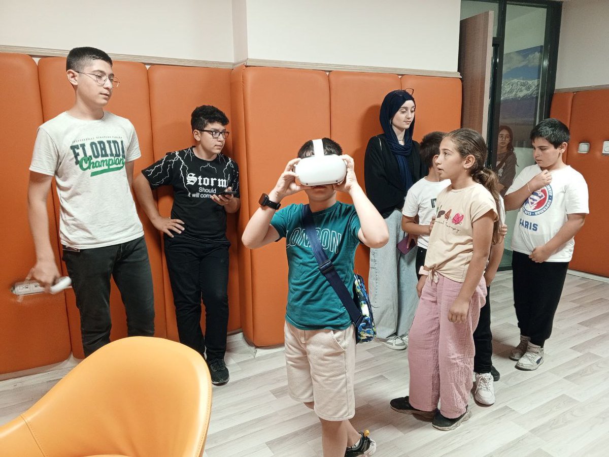 📍 Erzincan On Üç Şubat Gençlik Merkezi 

GSB Yaz Kulübü faaliyetleri kapsamında gençlik merkezimizde yaptığımız etkinliklerimiz devam ediyor
#gsbyazkulübü