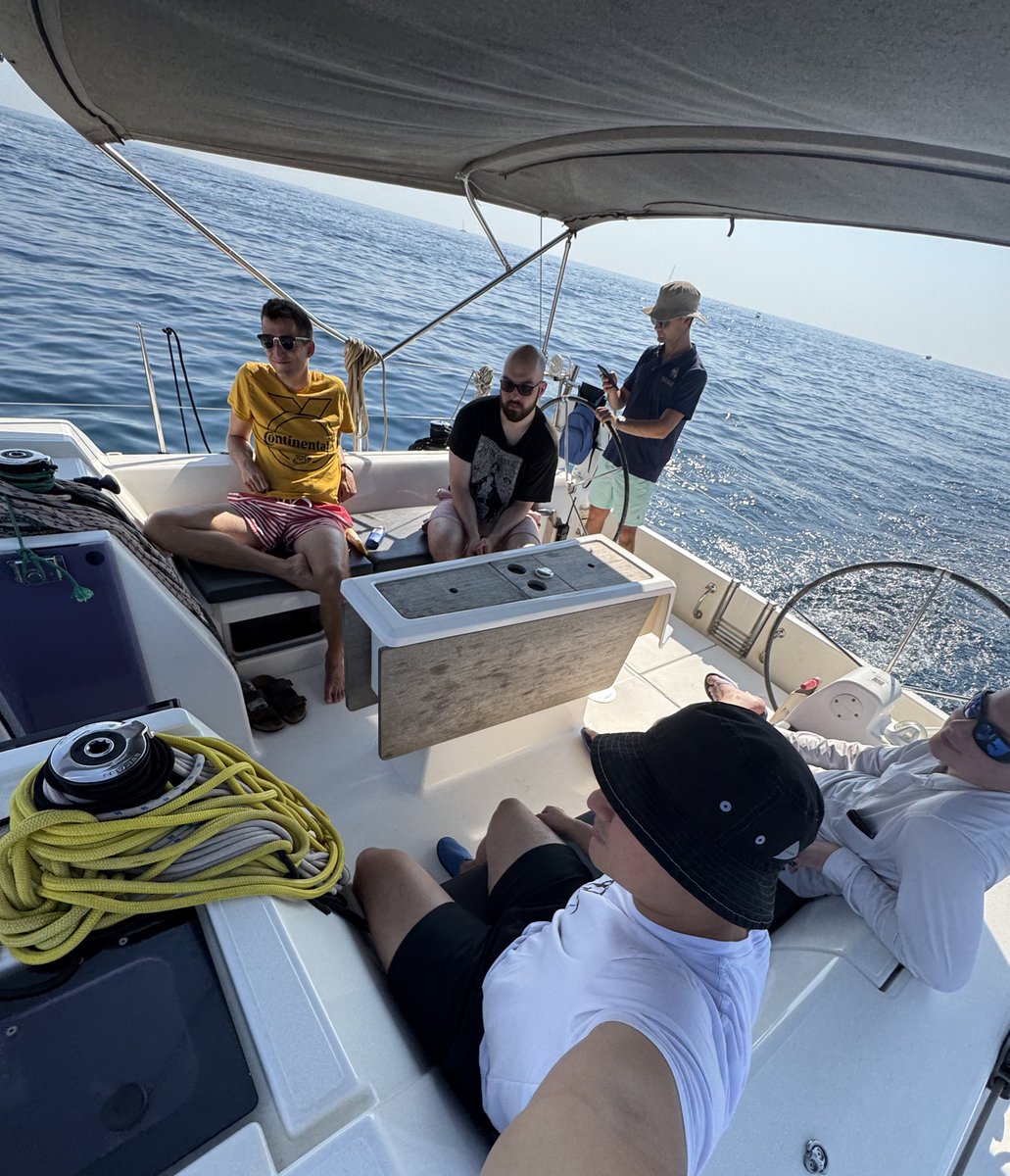 Mauisnake tweet media