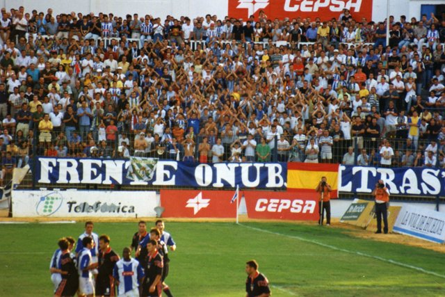 Frente Onuba en el viejo Colombino.