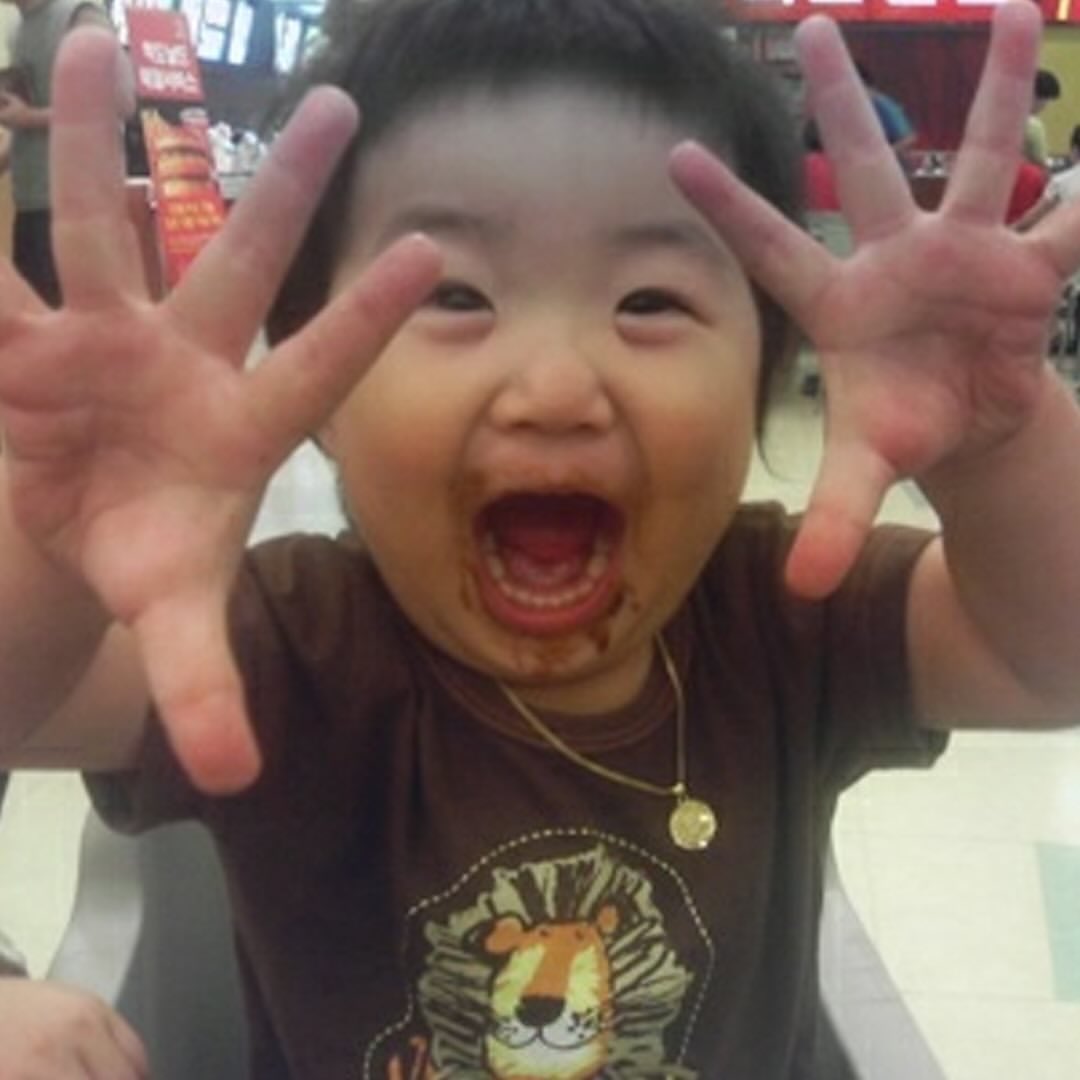 chakurikusen's tweet photo. 저 정말 베이비돼랑이 귀여워하기 1등입니다
근데 정말 귀여움

심지어 스마트폰 없었고 독후감 일주일에 하나씩 쓴 어린이라는 걸 안 후로 더 기특해보임 https://t.co/LiFkn9QY5V