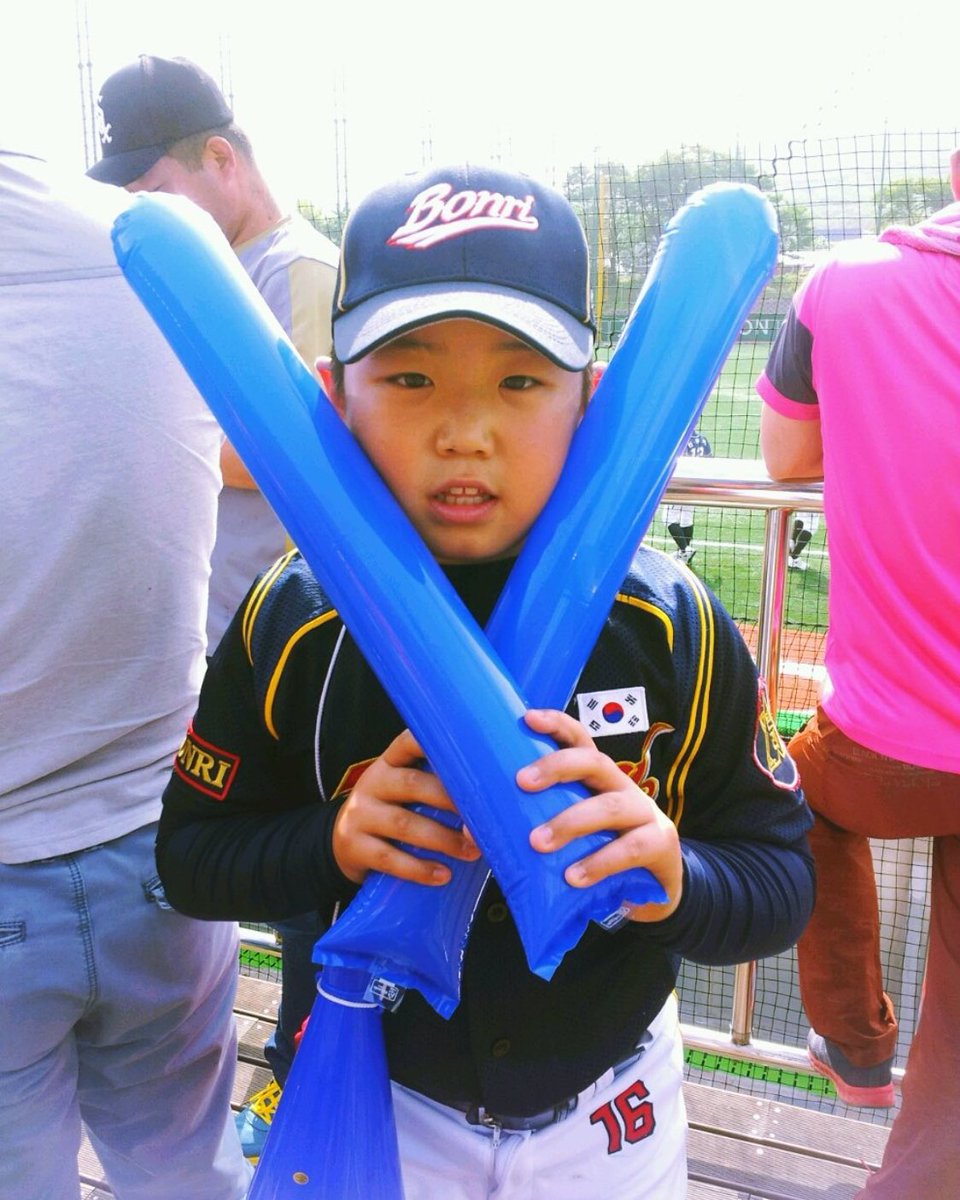 chakurikusen's tweet photo. 저 정말 베이비돼랑이 귀여워하기 1등입니다
근데 정말 귀여움

심지어 스마트폰 없었고 독후감 일주일에 하나씩 쓴 어린이라는 걸 안 후로 더 기특해보임 https://t.co/LiFkn9QY5V