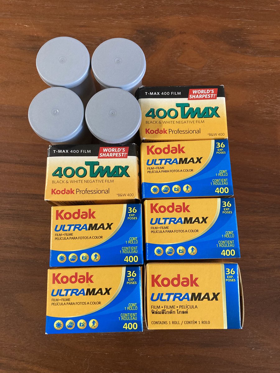 部屋の隅の棚の奥からこんなに出てきたぞ 400ばっかだけど使ってみるか