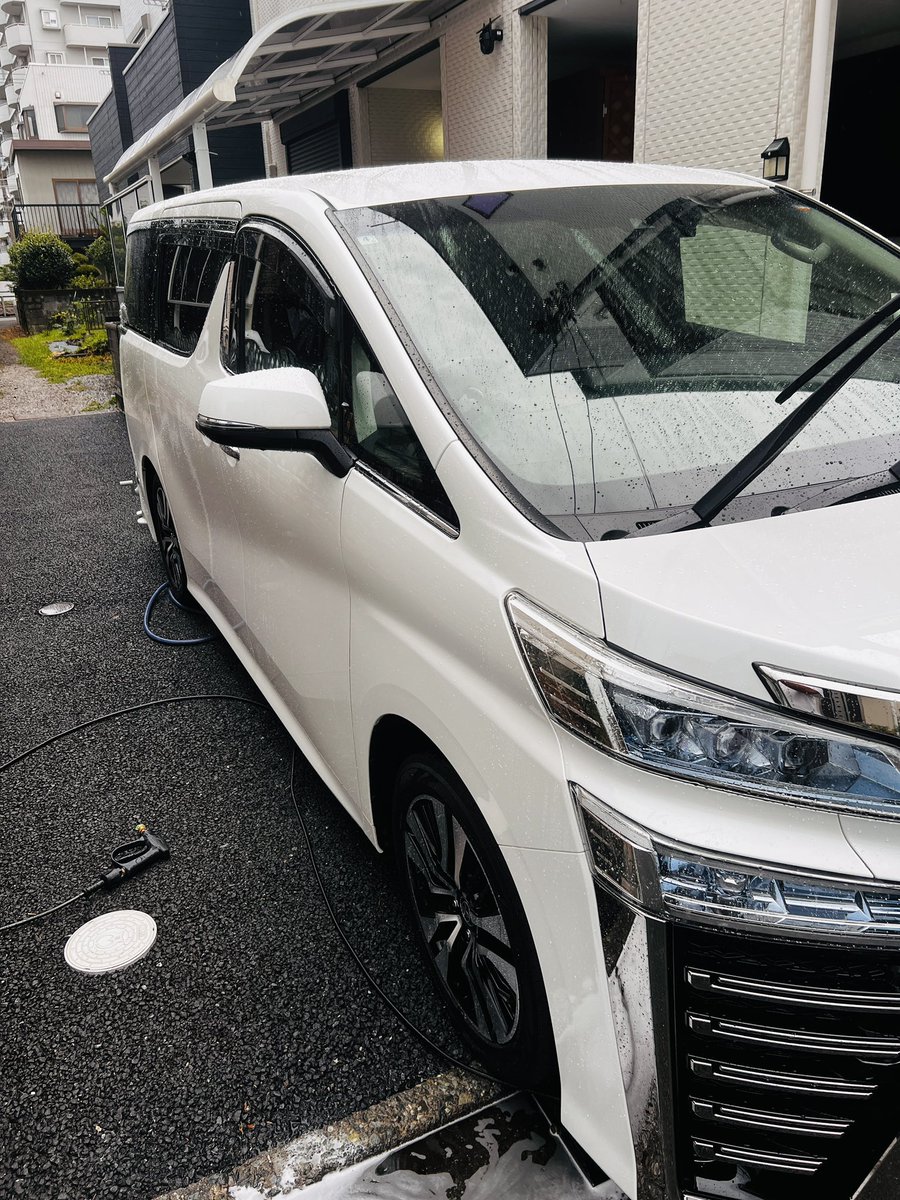 yuji_aquatecs's tweet image. 出発前にマニアックラインのウルトラスピードWaxで☝️
凄い楽ですやん😊
タイヤにはネロ塗って完成😆
アクヴェロが出来ませんでしたね💦

さぁ西へ西へ大雨だけが心配ですが☔️
行くぜベタ踏み坂🎉

#ラボコス
#HDF
#ベタ踏み坂