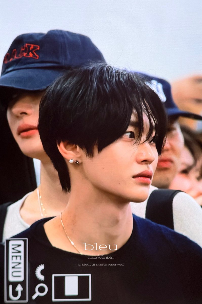 bleu0302_'s tweet photo. 250811 한국이당 #원빈 #WONBIN #RIIZE https://t.co/D0Oqn3sP0o