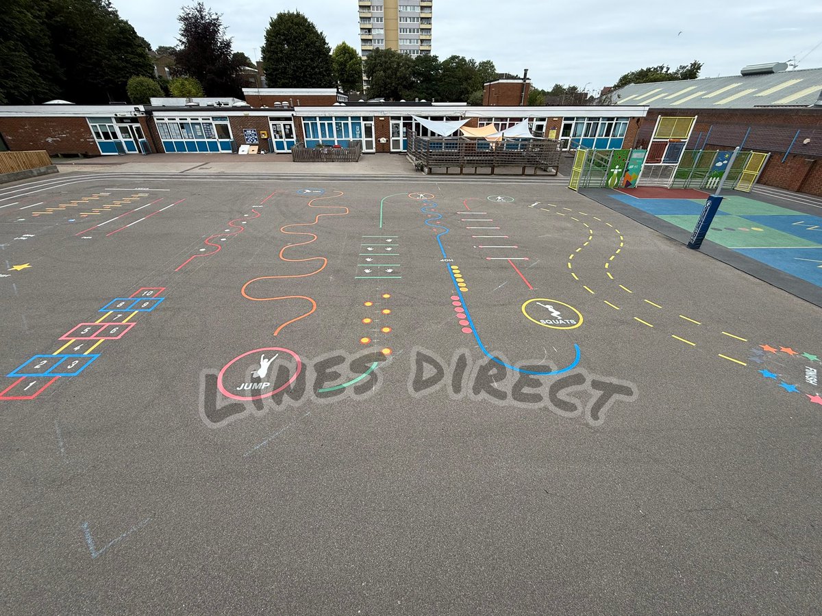 LinesDirect's tweet image. A brand new look for children to enjoy learning out side #school #primaryschool #primaryschoolteacher #southeast #kent #london #markings #playgroundmarkings #local #medway #brightcolours #maidstoneboroughcouncil #kcc #sussex #essex #outdoorclassroom #readwriteink #rwi #learning