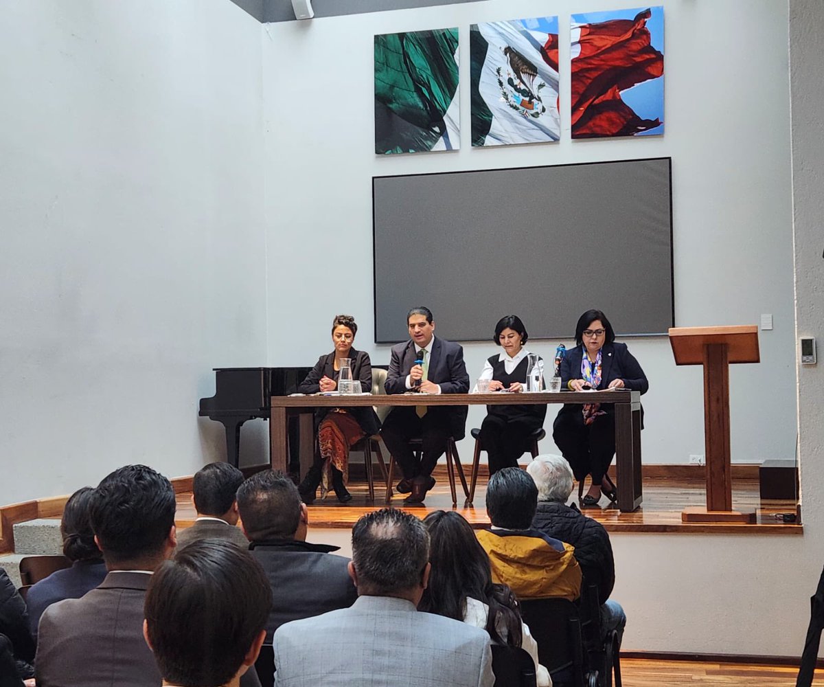 Lilia Mónica López Benítez (@lmonicalopezb) on Twitter photo El <a href="/imjus_ac/">Instituto Mexicano Para La Justicia</a> abrió sus puertas para presentar el libro la “Tormenta Judicial. Implicaciones de la reforma de 2024 en México”, con la presencia de <a href="/jmartinreyes/">Javier Martín Reyes</a>, <a href="/gpe_salmoran/">Guadalupe Salmorán Villar</a> y <a href="/EMILIAMDLAP/">MARIA EMILIA MOLINA</a>. Sobre la tormenta <a href="/Rgargarella/">roberto gargarella</a> afirma en el prólogo que estamos frente a una “de las El <a href="/imjus_ac/">Instituto Mexicano Para La Justicia</a> abrió sus puertas para presentar el libro la “Tormenta Judicial. Implicaciones de la reforma de 2024 en México”, con la presencia de <a href="/jmartinreyes/">Javier Martín Reyes</a>, <a href="/gpe_salmoran/">Guadalupe Salmorán Villar</a> y <a href="/EMILIAMDLAP/">MARIA EMILIA MOLINA</a>. Sobre la tormenta <a href="/Rgargarella/">roberto gargarella</a> afirma en el prólogo que estamos frente a una “de las