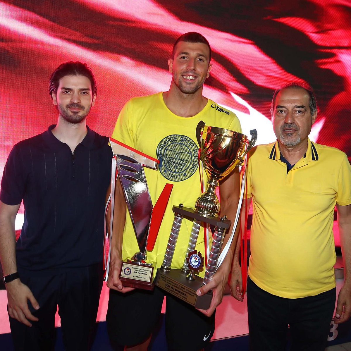 bpthaber's tweet image. 2023 Açık Yaş Erkekler Yüzme Kupası, Galatasaray’dan alınarak Fenerbahçe’ye verildi.

Gerekçe: Galatasaray’ın lisanssız sporcu yarıştırması.