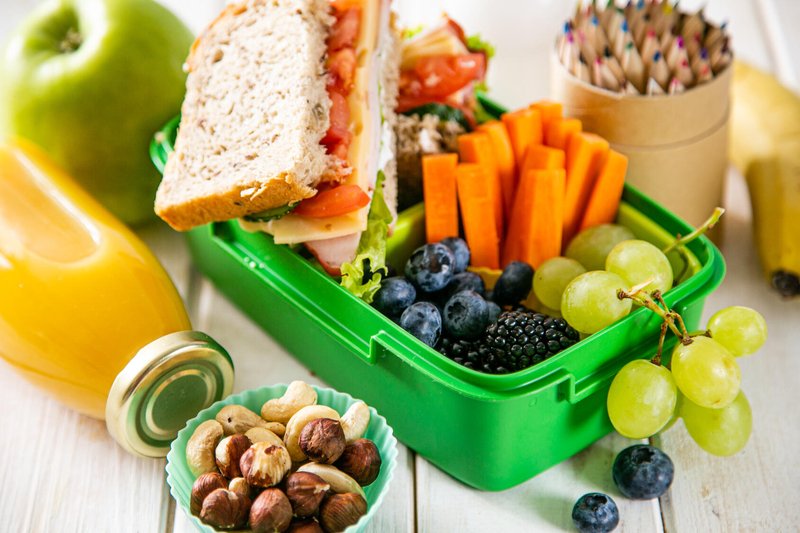 MayoClinic's tweet photo. School lunch isn't just a midday meal — it's fuel for focus, growth and energy.

Packing a balanced lunch with carbs, protein, healthy fats, fruits and veggies helps kids stay sharp and feel full longer.

More tips and ideas: https://t.co/4GLX7ekET5 https://t.co/ri0zNJRAts