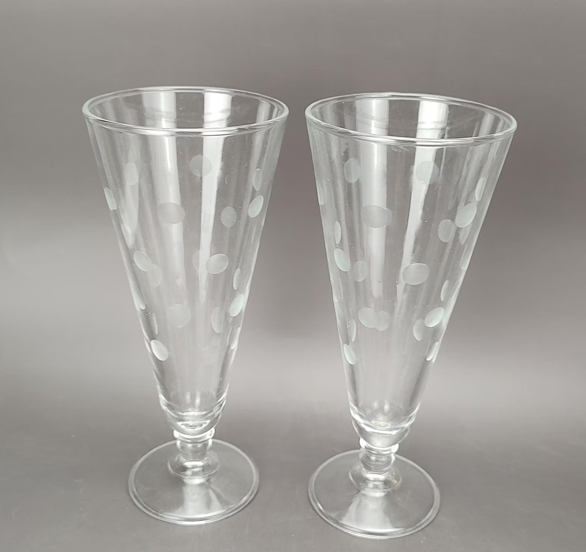 GrandesVtgShop's tweet image. Polka Dot Pilsners janelliminellisshop.etsy.com/listing/434974… @Etsy #Polkadot #VintageBar #Pilsners #Retro #HomeDecor