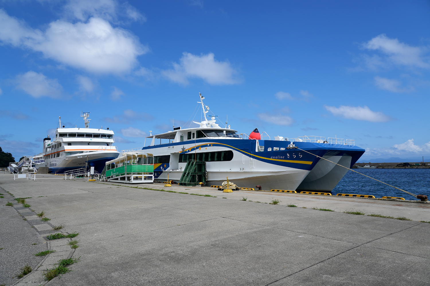 御船印4枚組①新潟粟島汽船②新日本海フェリー ゆうかり③らいらっく④25周年記念 船に乗って集めることができる”御船印“はご存じでしょうか